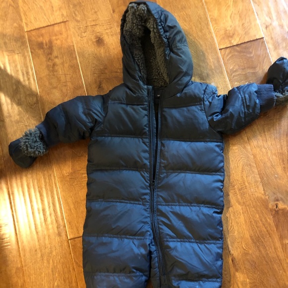 6-12 month warm snowsuit. - Picture 2 of 3